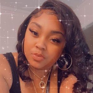 Meet your Posher, Chrystal